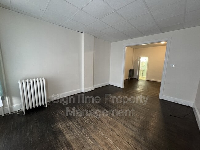 Building Photo - 42 E Franklin St