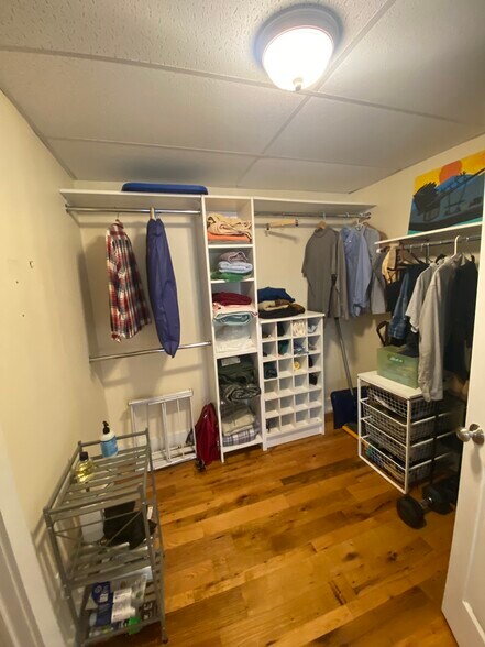 Building Photo - 38 W Main St