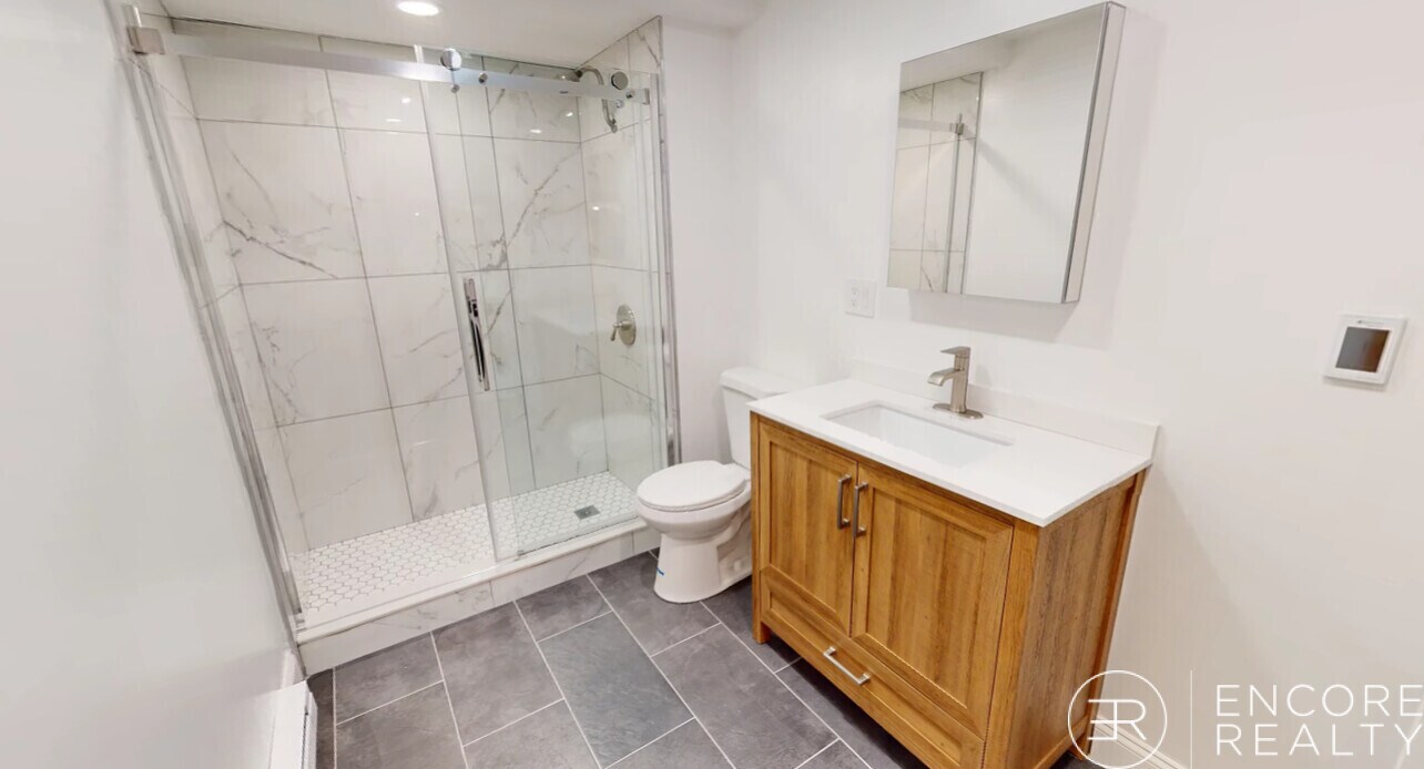 Building Photo - 51 Queensberry St