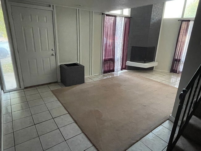 Building Photo - 1102 Laguille Ct
