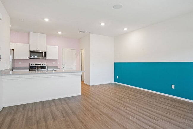 Building Photo - 444 Moonlight Cove Dr