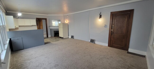 Building Photo - 20 N Willow St