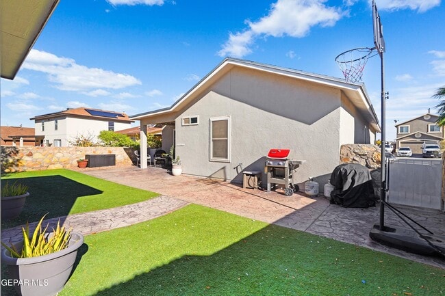 Building Photo - 11929 Mesquite Rock Dr