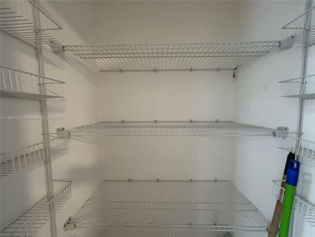 Building Photo - 8600 SW 109th Ave