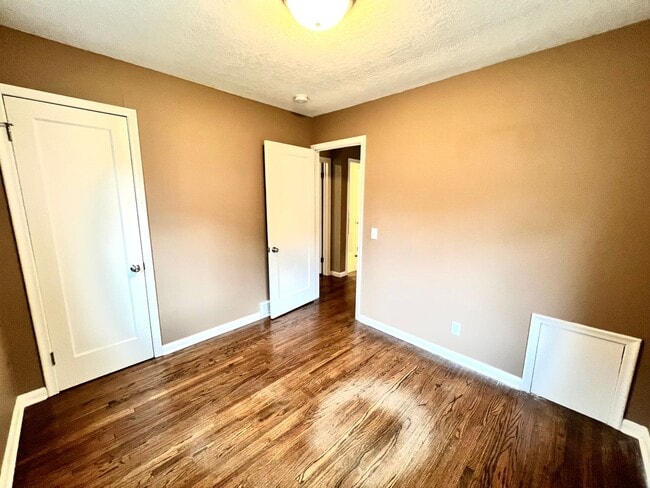 Building Photo - Single-Family Home Minutes from Saint Mary's!