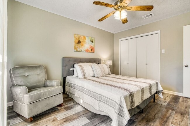 Building Photo - Maumelle Chic Condo