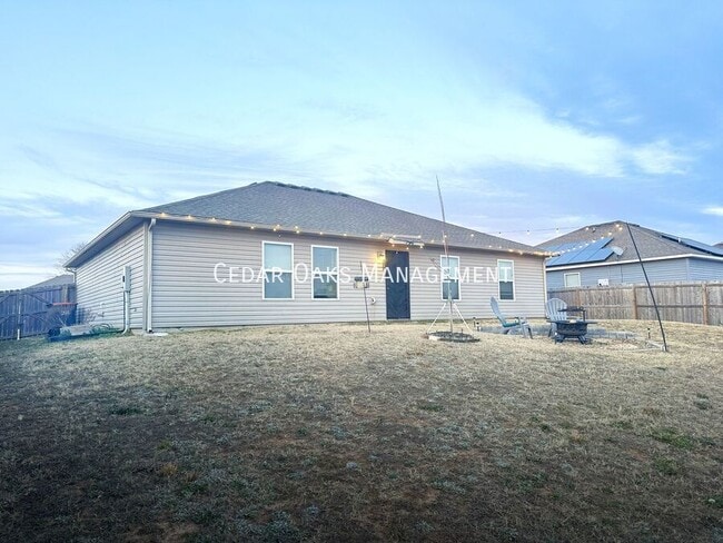 Building Photo - 2389 Wyandotte Ave