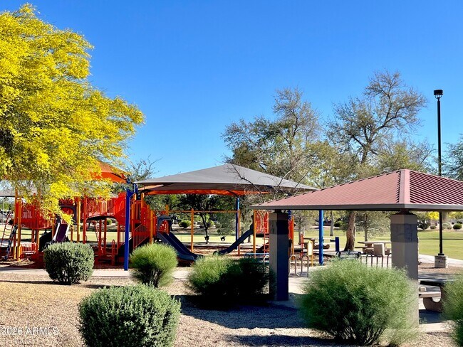 Building Photo - 7439 W Crest Ln