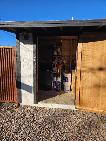 Building Photo - 1548 E 9th St