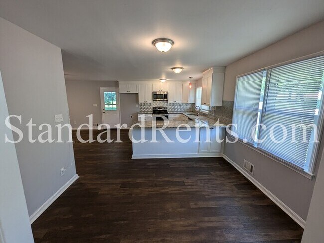 Building Photo - 1289 Clay Rd SW