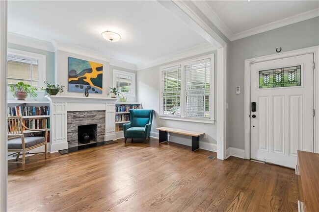 Building Photo - 355 6th St NE