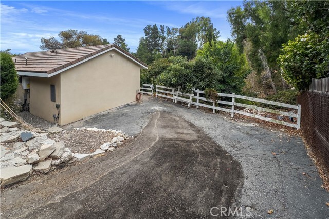Building Photo - 60 Ranchview Rd