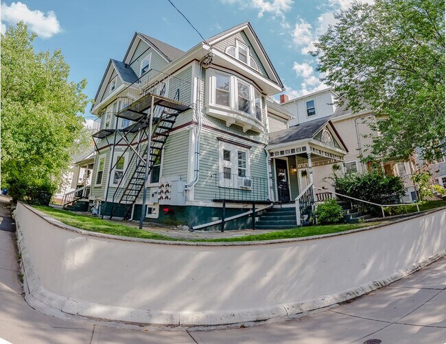 Building Photo - 97 College Ave