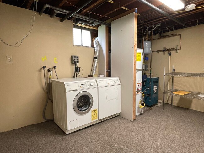 Building Photo - CLICK "REQUEST A TOUR" NOW!