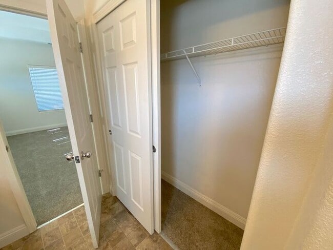 Building Photo - Luxury Townhouse 2 Master Suites - North M...