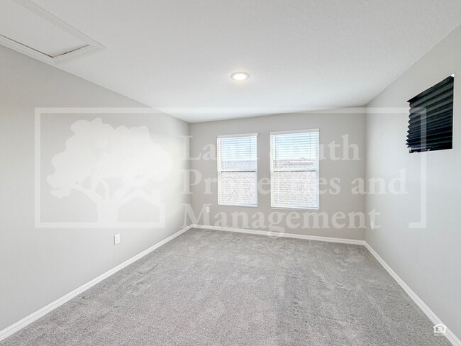 Building Photo - 3389 Cup Dr