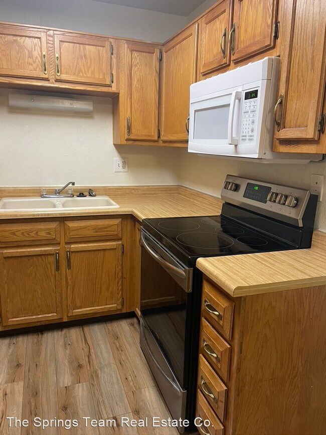 Building Photo - 2 br, 2 bath House - 82 Stovel Circle