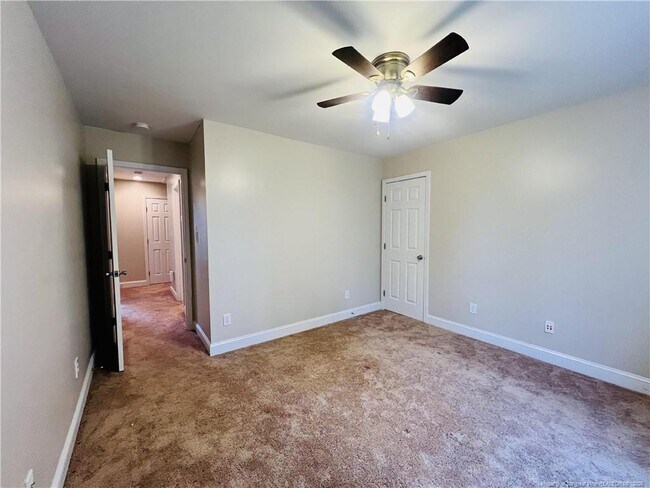 Building Photo - 96 Lamplighter Way