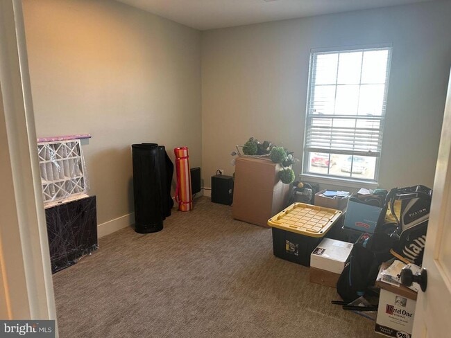 Building Photo - 9 Wagon Wheel Rd