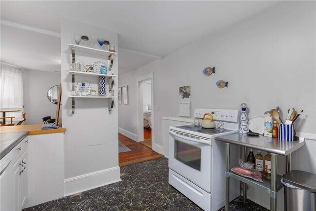 Building Photo - 58 Gibbs Ave