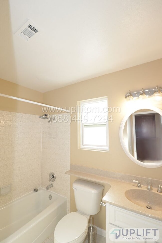 Building Photo - 3 bedroom 2.5 bathroom home in Ramona Coun...