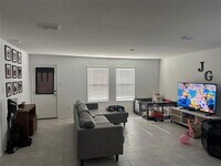 Building Photo - 2928 Dora Dr