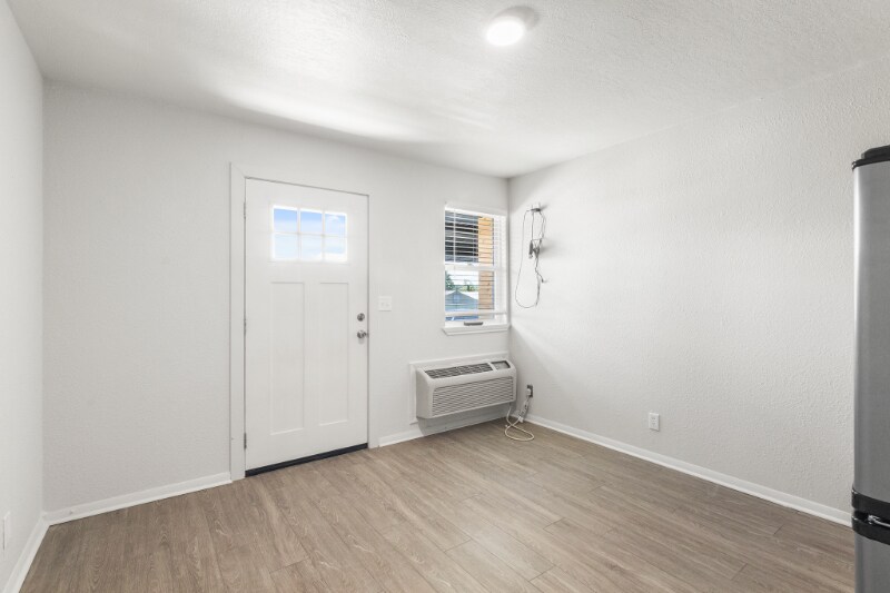 Building Photo - 901 N Gaskill St