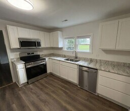 Building Photo - Charm Meets Modern Living