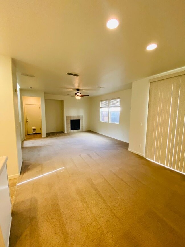 Building Photo - Westlake Winner... Walk to Parks & Schools 3 Bedroom 2.5 Baths