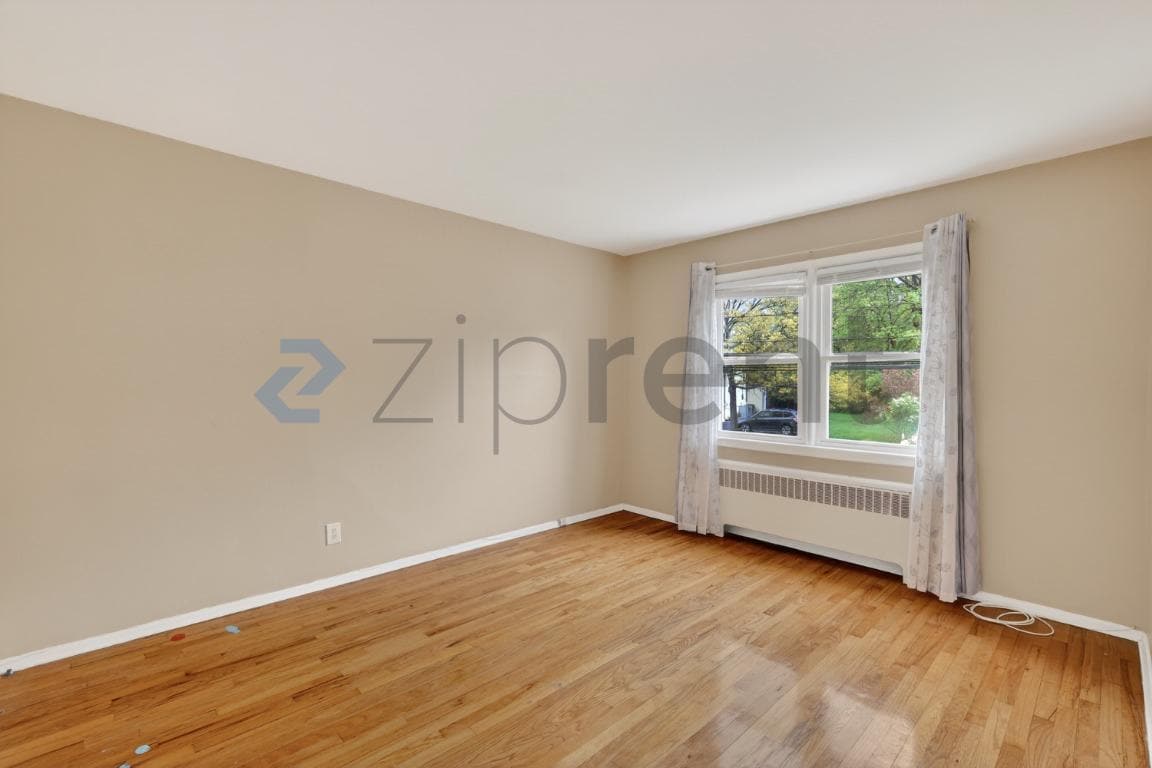 Building Photo - Unit