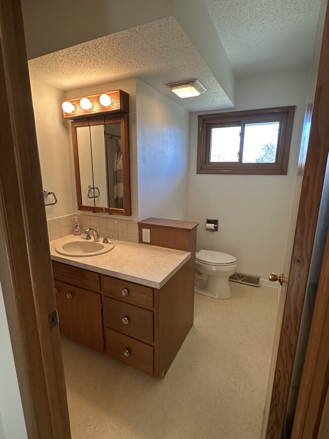 Building Photo - 3207 90th St