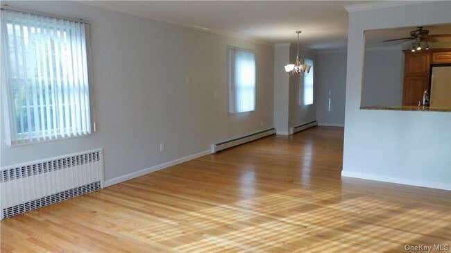 Building Photo - 10 S Nauraushaun Rd