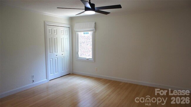 Building Photo - 4400 Woods End Ln