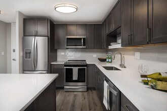 Building Photo - Reside on Barry