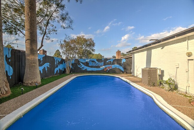 Building Photo - 7310 Corta Calle Dr