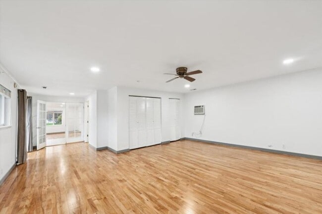 Building Photo - 3 bedroom in Renton WA 98058