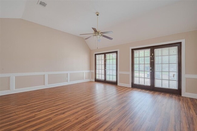 Building Photo - 15827 Beechnut St