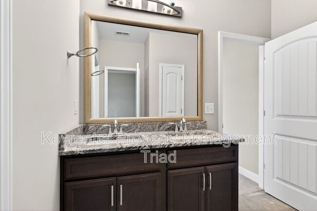 Building Photo - 4604 Skyview Trail