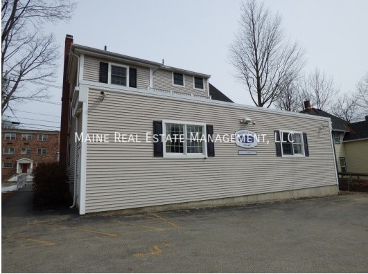 Building Photo - 94 Western Ave