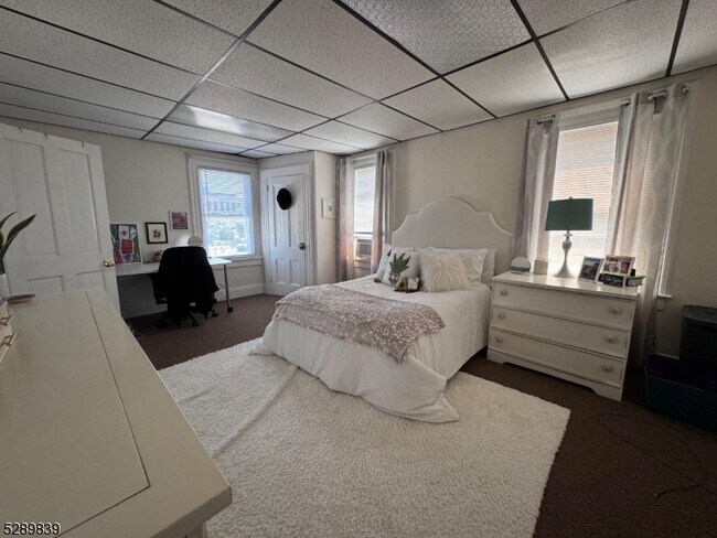 Building Photo - 14 Cottage Pl