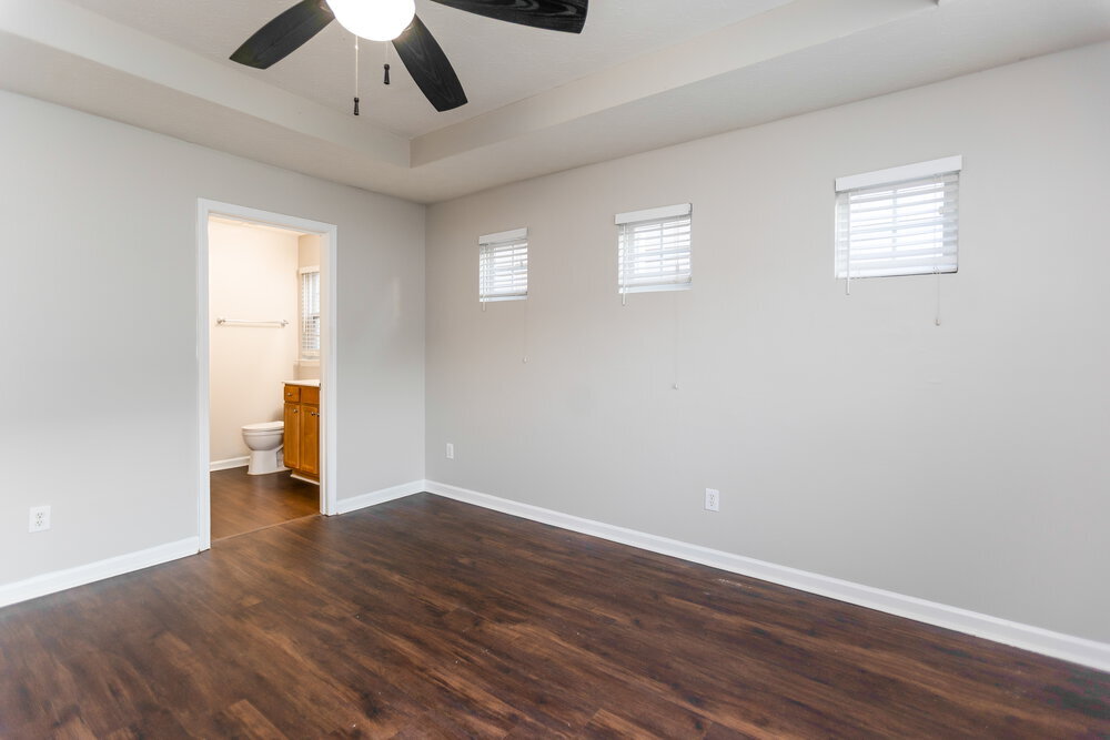 Building Photo - 320 Arrowhead Dr