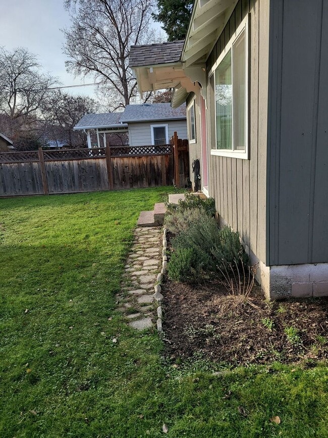 Building Photo - Very cute 1.5 bedroom House for Rent on Normal Hill, Lewiston, ID