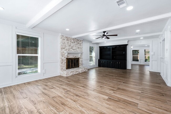 Building Photo - 3511 Tree Ln