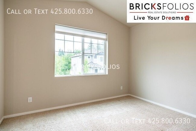 Building Photo - 4-bedroom Lynnwood gem near shops and rest...