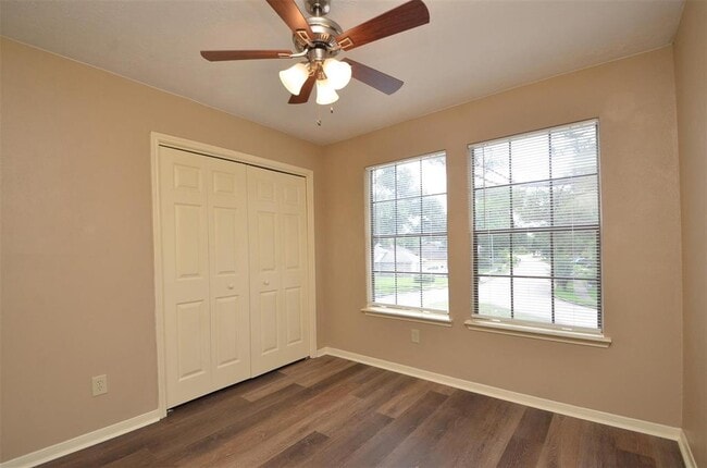 Building Photo - 1306 Plum Park Dr