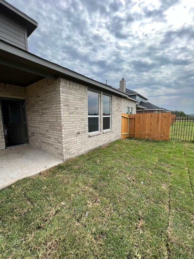 Building Photo - 15446 Islandview Ln