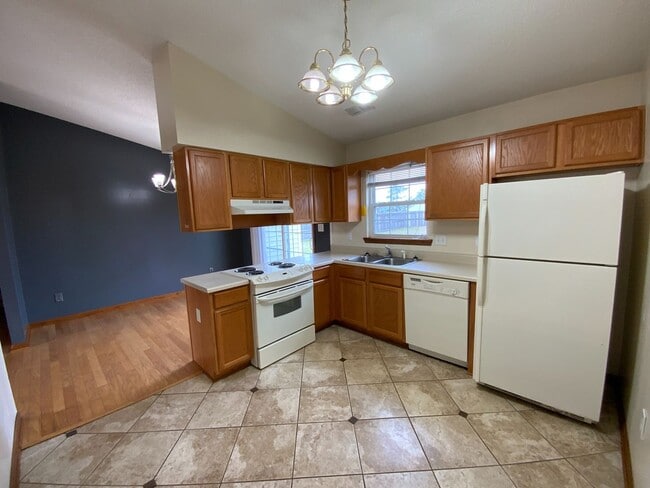 Building Photo - 3 Bd 2 Ba in Cherrywoods