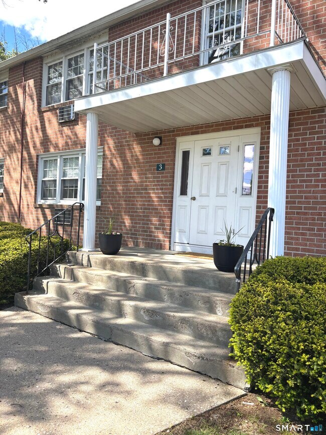 Building Photo - 1250 Farmington Ave