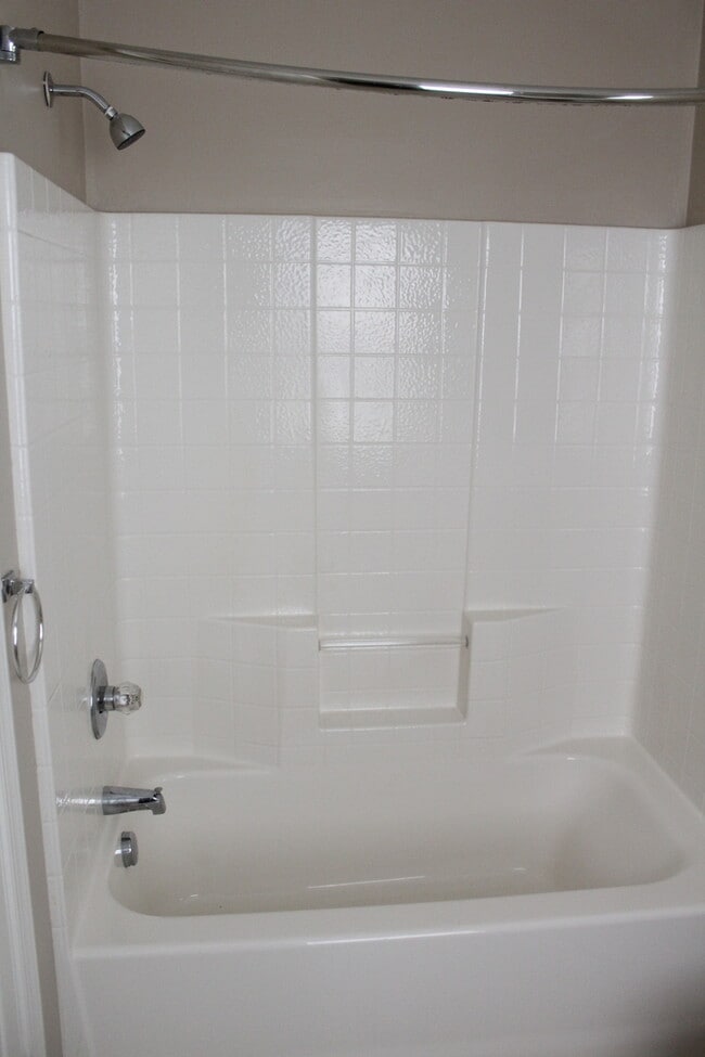 Building Photo - Beautiful 2 bed/2.5 bath condo in Witchduc...