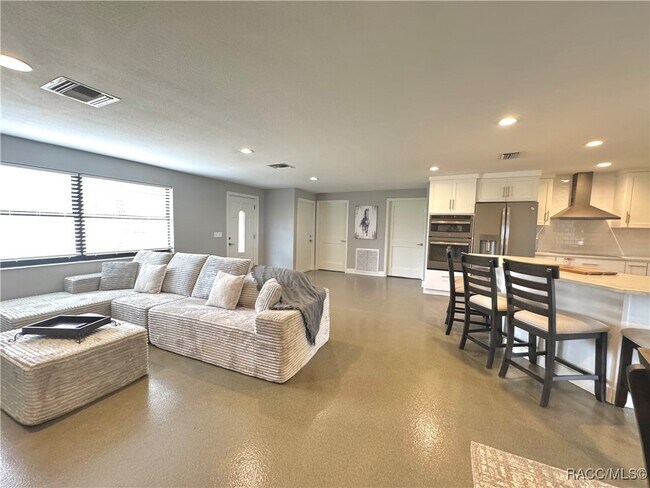 Building Photo - 1331 NW 20th Ave